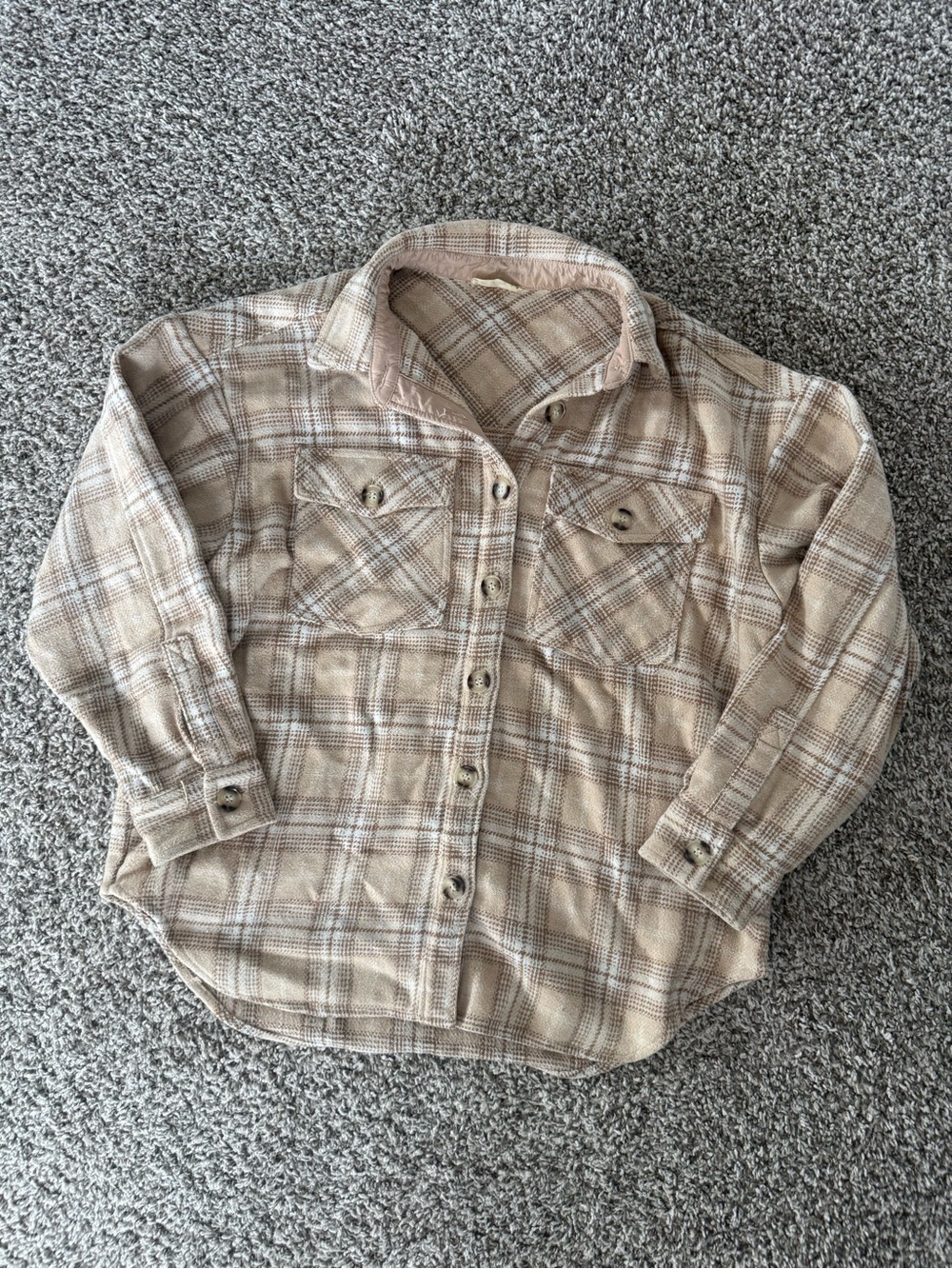 Women’s Oversized Tan/Beige Button-Up Plaid Shirt Jacket